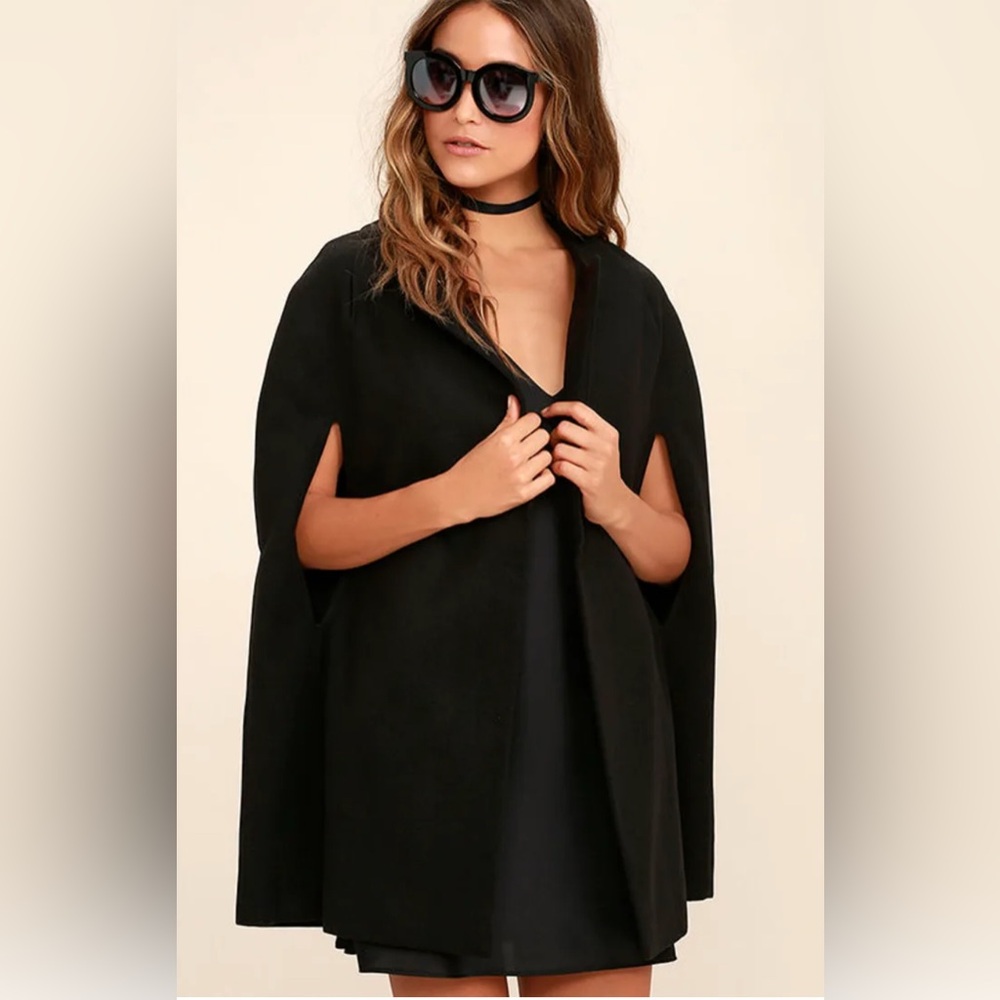 NWOT- BB Dakota Cambridge Black Cape Size XS